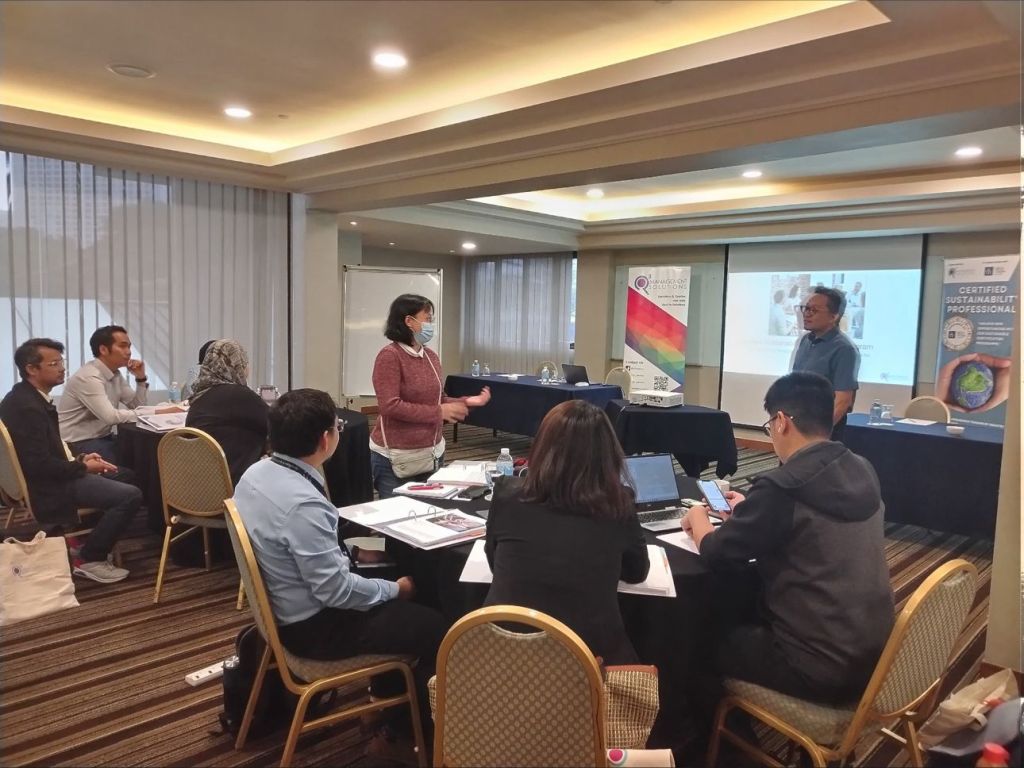 Participants sharing their sustainability experience